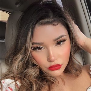 Meet your Posher, Johana